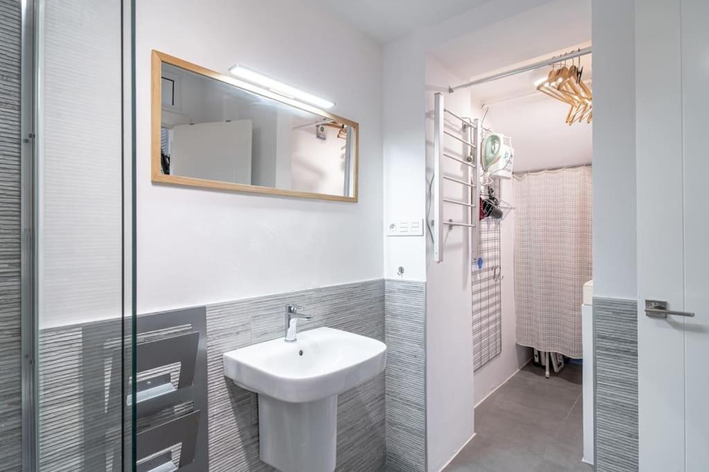 Loft De Diseno Cerca De La Playa - El Palo Apartment Malaga Ngoại thất bức ảnh