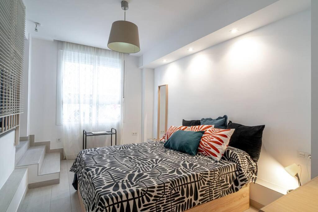 Loft De Diseno Cerca De La Playa - El Palo Apartment Malaga Ngoại thất bức ảnh
