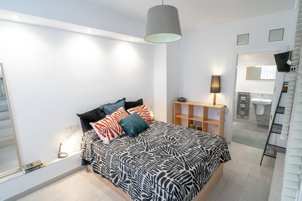Loft De Diseno Cerca De La Playa - El Palo Apartment Malaga Ngoại thất bức ảnh